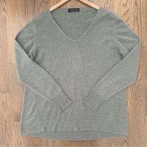 Claudia Nichole 100% Cashmere V-neck Long Sleeve Sweater Pale Blue Green Large